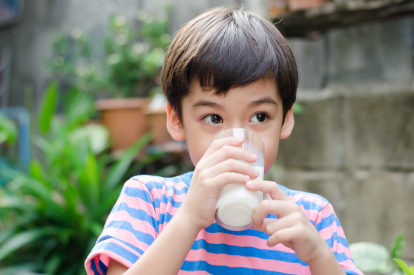 1～6歲孩子每日兩杯乳品，鈣攝取足夠了嗎?